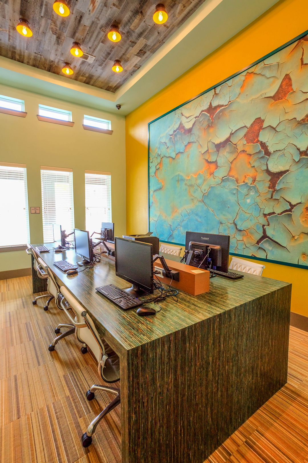 multifamily-shared-workspace-interior-design-6