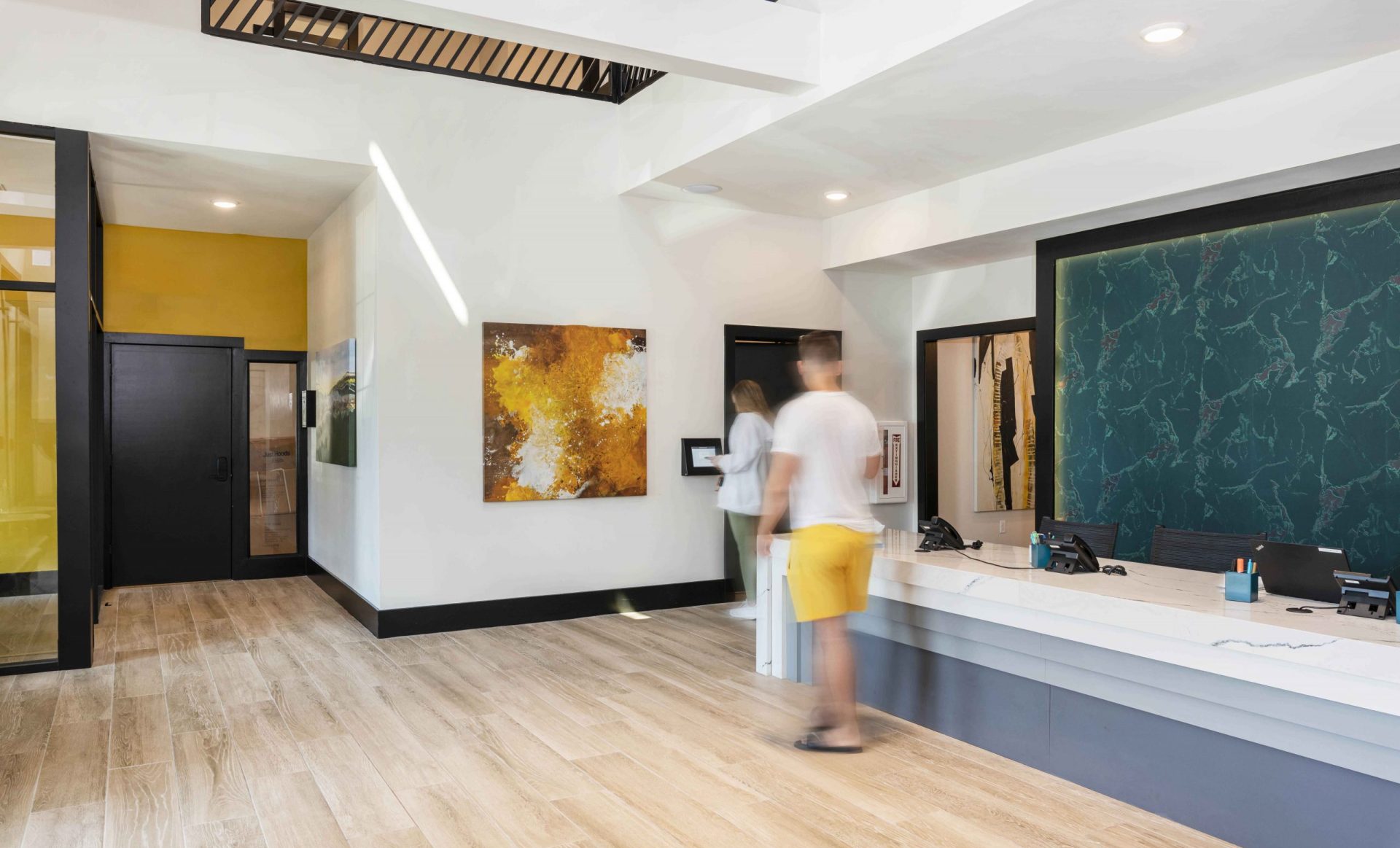 1  Retreat at East   Reception Desk