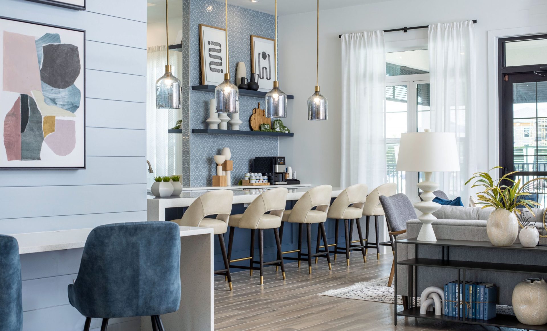 5 Parkside Punta Gorda   Clubroom w Kitchen Bar Image