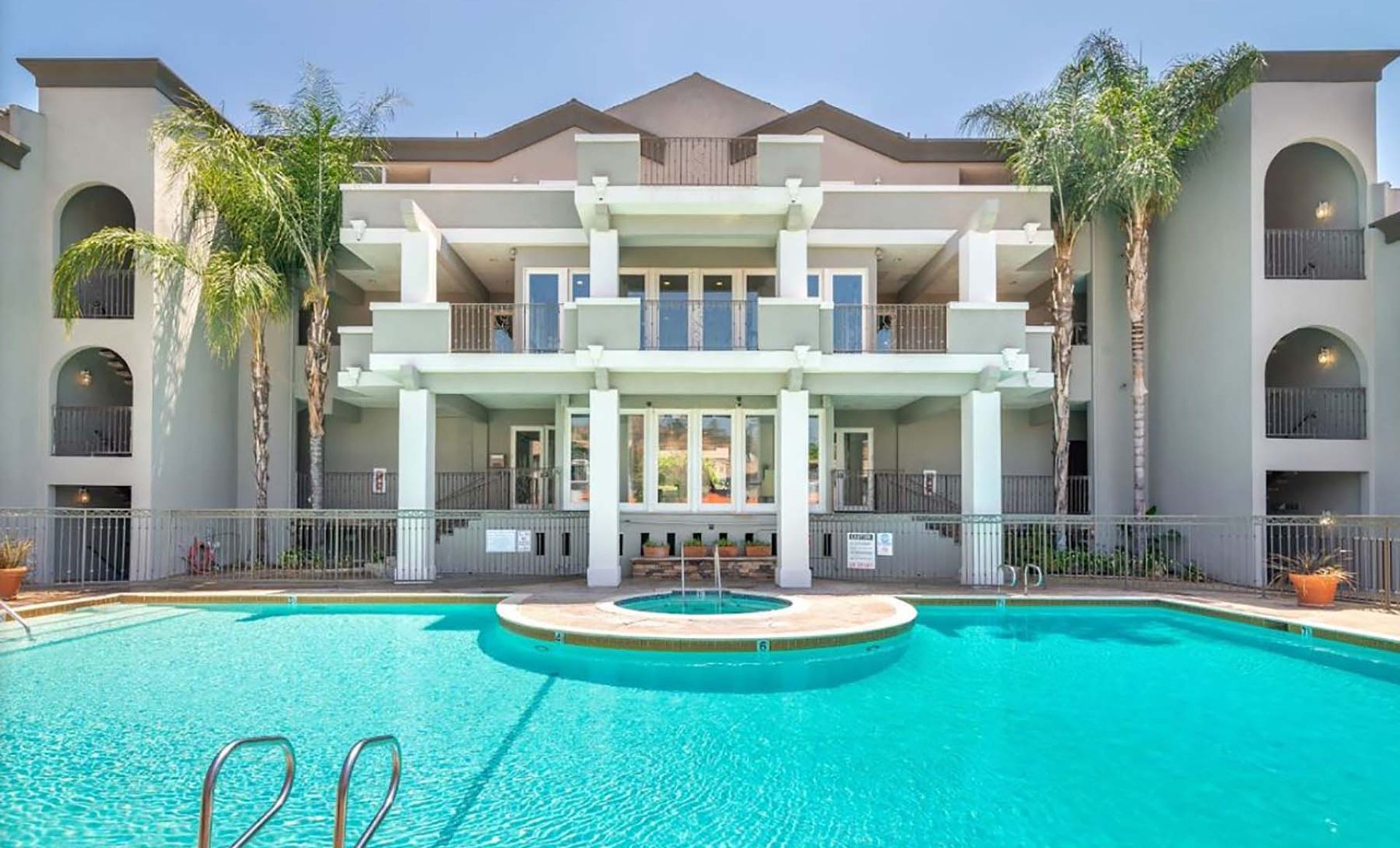 HPAD Towne at Glendale Exterior